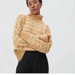 Everlane cloud checkered sweater size M